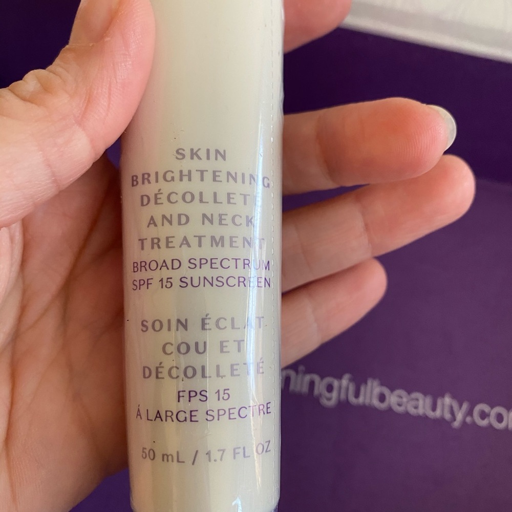 BRAND NEW! Meaningful Beauty Skin Brightening Neck